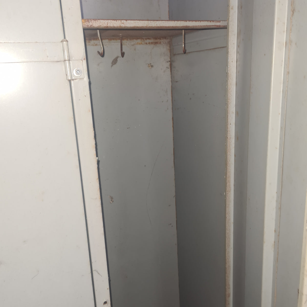 Industriële 5-deurs Lockerkast – Stoere Metalen Opbergkast met Authentieke Look
