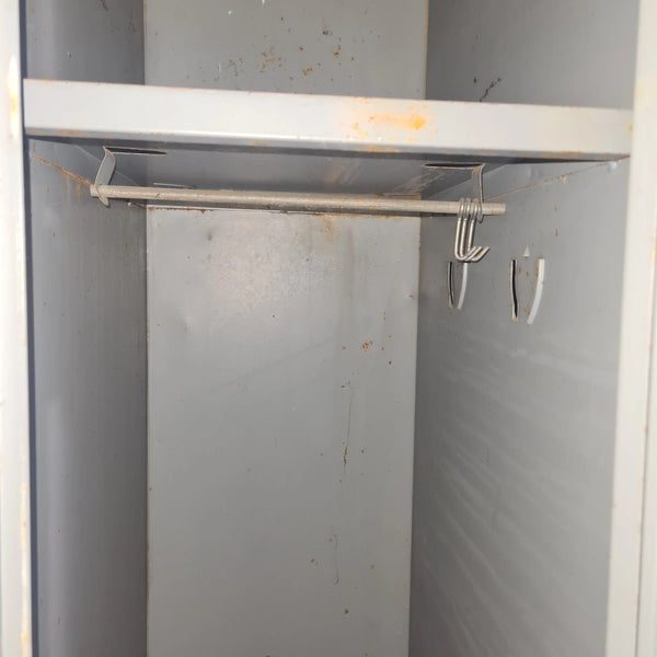 Industriële 4-deurs Lockerkast – Stoere Metalen Opbergkast met Authentieke Look