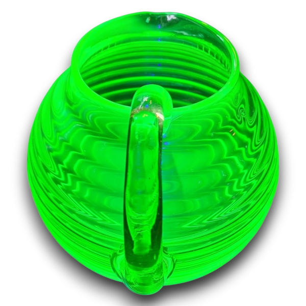 Vaas van uraniumglas