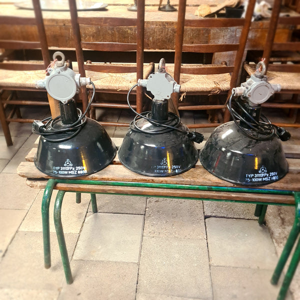 Authentieke emaille fabriekslamp in zwart