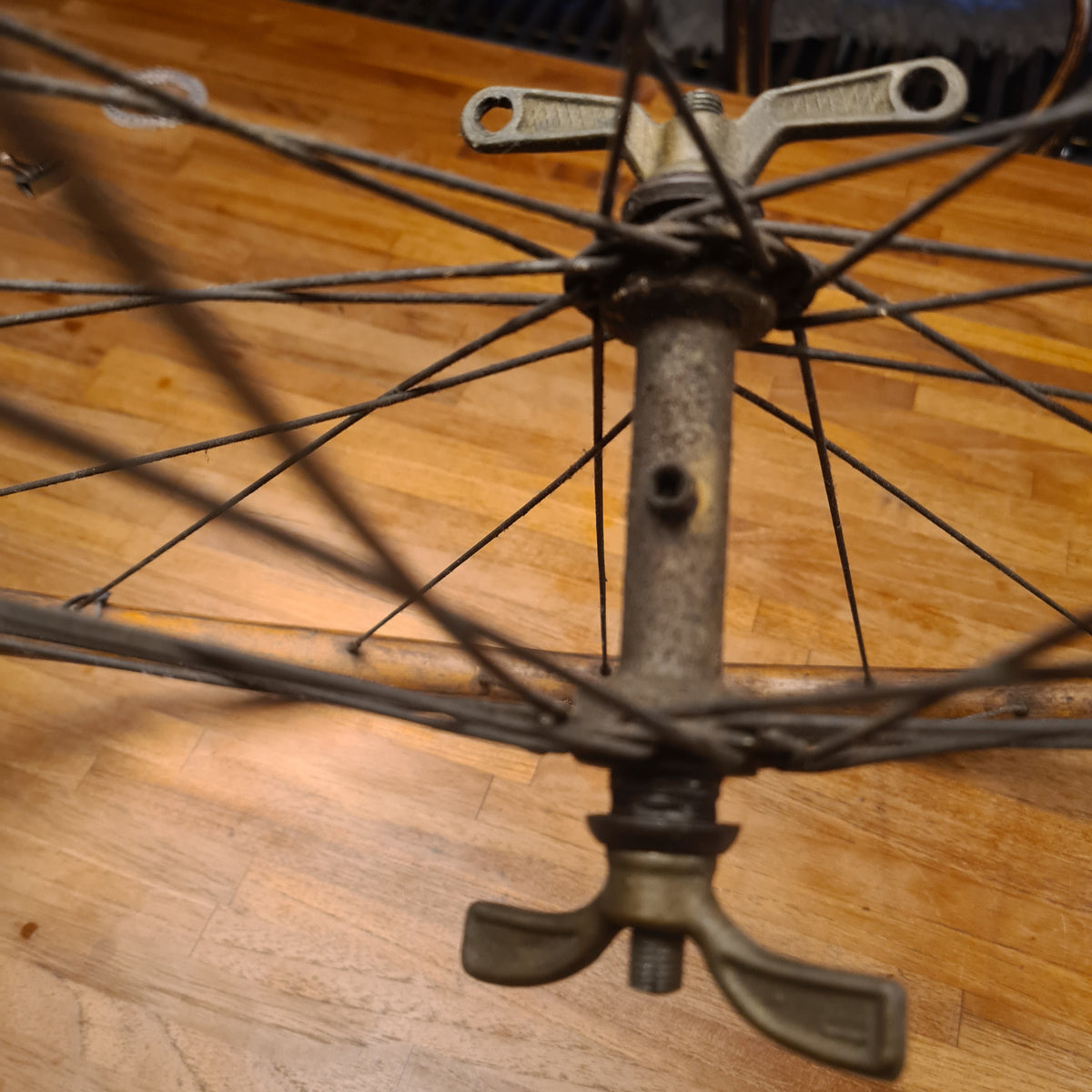 Set Houten Racefietswielen – Klassieke elegantie