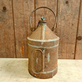 Oude petroleumkan – SNCF, roestig industrieel erfgoed, ideaal voor vintage decor.