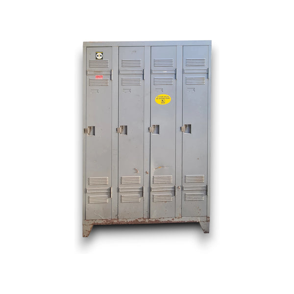 Industriële 4-deurs Lockerkast – Stoere Metalen Opbergkast met Authentieke Look