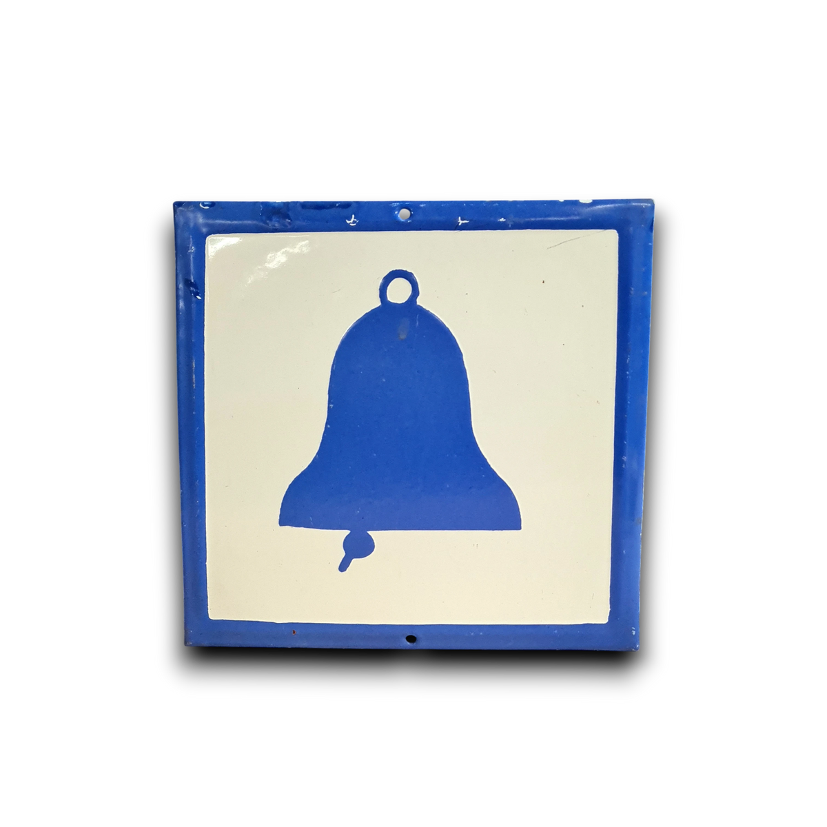 Emaille bord Bel met blauw silhouet van een bel op witte achtergrond, omlijst door blauwe rand. Authentiek, robuust ontwerp met slijtage en patina, geschikt voor industriële interieurstijlen.