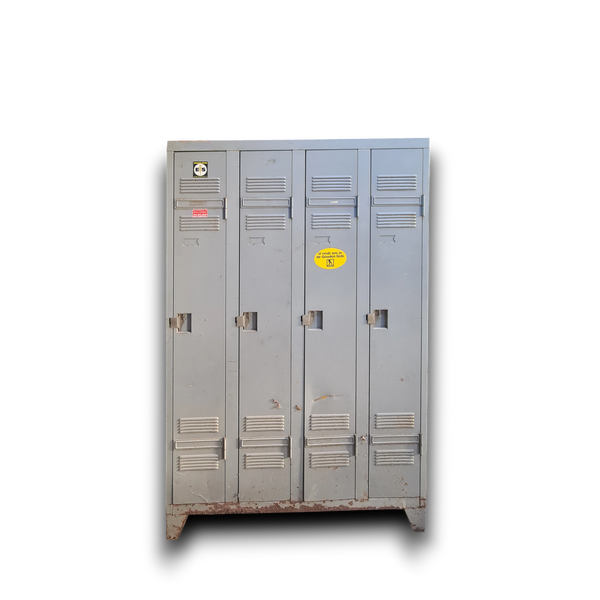 Industriële 4-deurs Lockerkast – Stoere Metalen Opbergkast met Authentieke Look