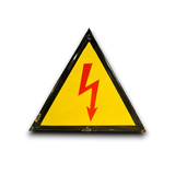 Emaille waarschuwingsbord LET OP Hoogspanning met rode bliksemsymbool.