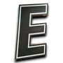 3D zwarte LED-letter E met witte rand, vintage uitstraling.