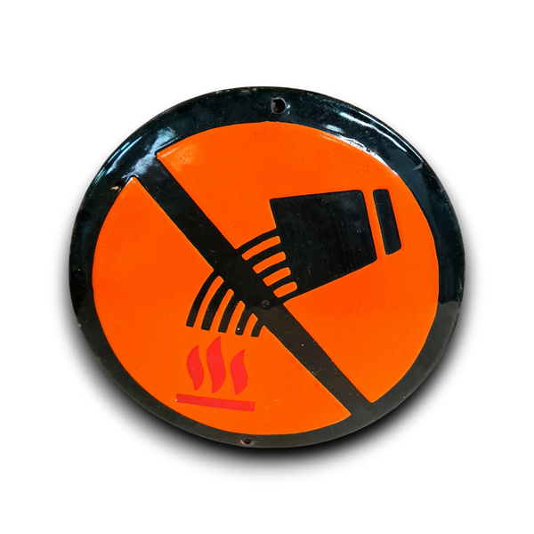 Emaille waarschuwingsbord niet blussen met hand en hitte symbool.
