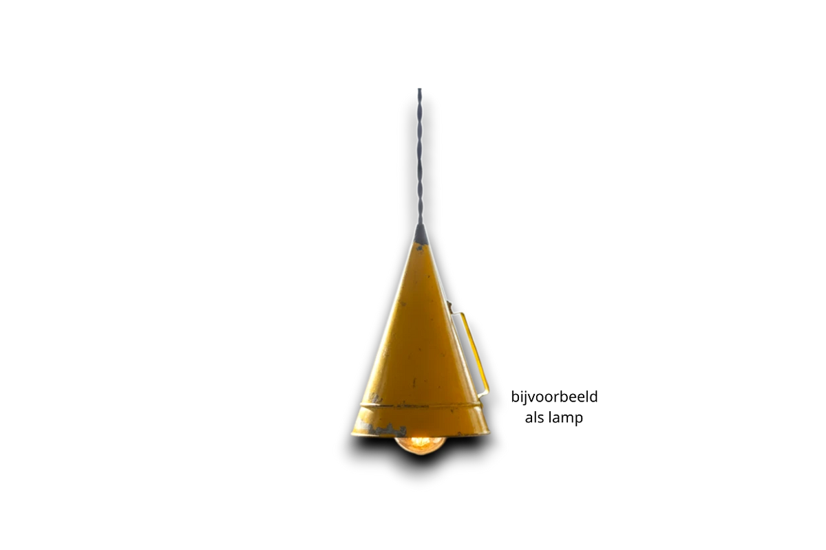 Pilon: vintage metalen hanglamp met industriële uitstraling en zijhandvat.