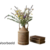 Oude petroleumkan – SNCF als rustieke vaas met droogbloemen.