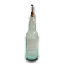 Fles Assisi van gerecycled glas met schenktuit, vintage uitstraling.