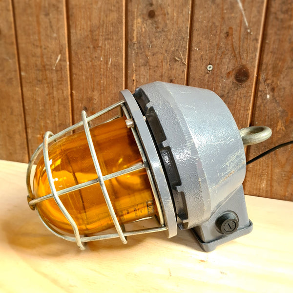 Zware fabriekslamp