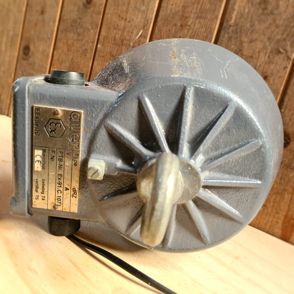 Zware fabriekslamp