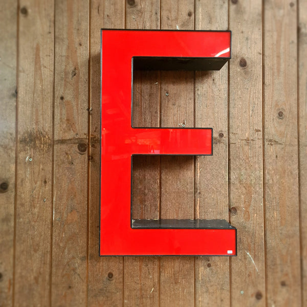 E Led letter in rood/zwart
